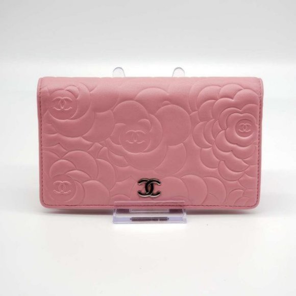 Authentic Chanel Camellia Rose Pink Bifold Wallet - Picture 2 of 15